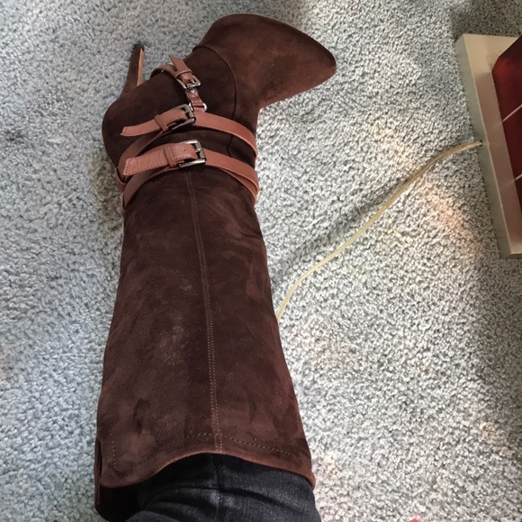 Use boots by Sam Edelman - Picture 4 of 5